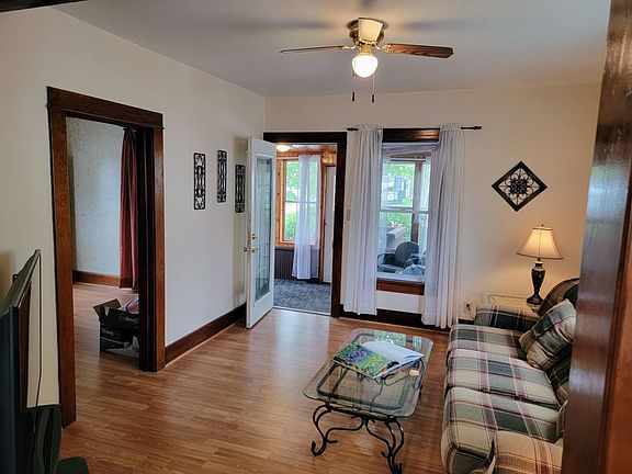 2nd image of 521 E Hancock St