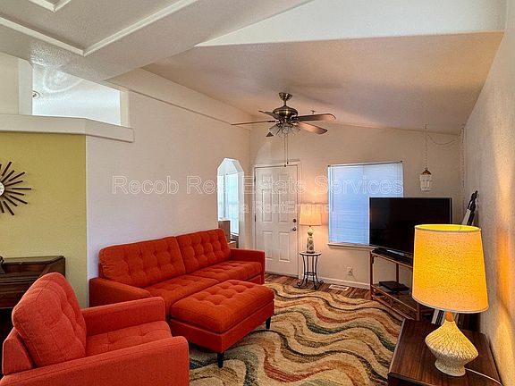 5th image of 580 Silverbrook Dr