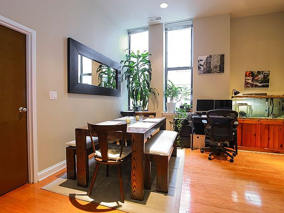 2nd image of 1001-13 Chestnut St #705W