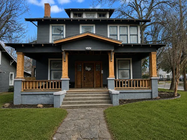 102 N Willomet Ave, Dallas, TX 75208