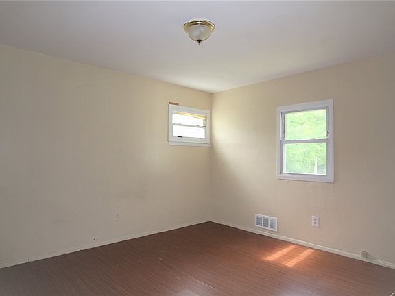 5th image of 13 Jewel St