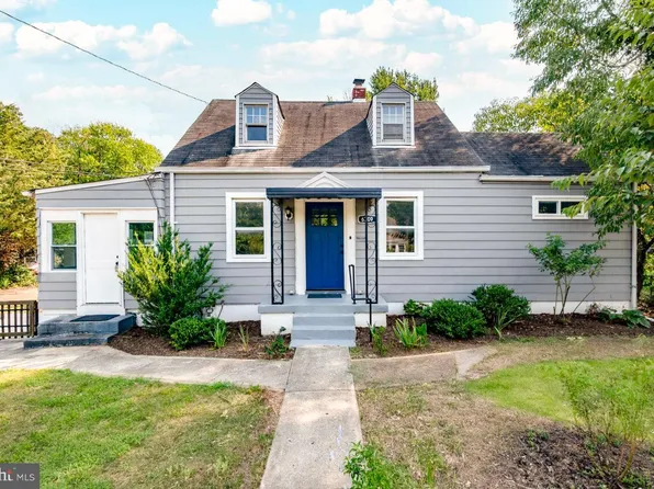 6709 Pine Grove Dr, Suitland, MD 20746