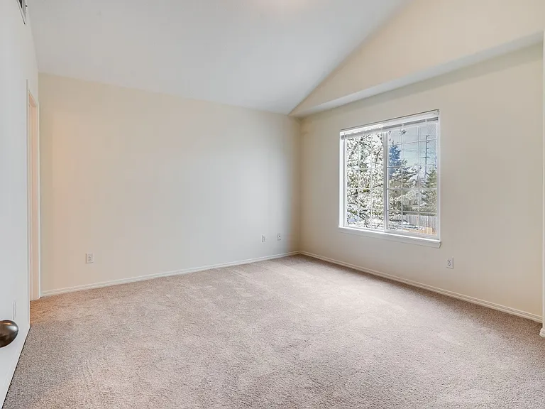 908 SW 175th Ter — Photo 9