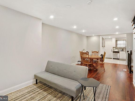 2nd image of 2031 S Beechwood St