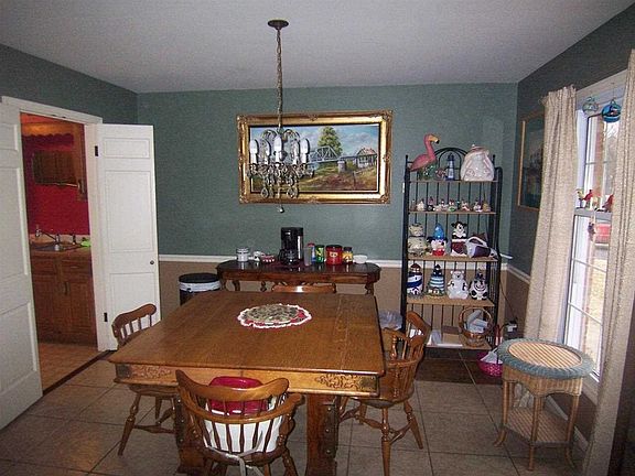 2nd image of 304 E Zimmerman Dr