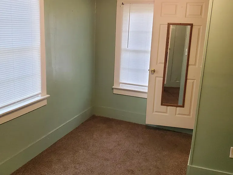 106 E Green St #4 — Photo 3