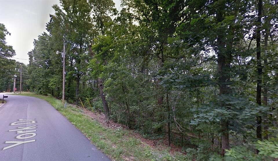 1st image of 3 York Dr