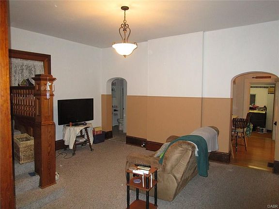 3rd image of 218 N Wall St