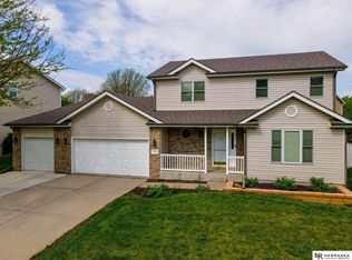 7201 Canyon Rd, Lincoln, NE 68516