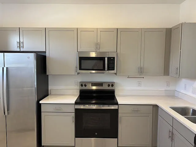 6318 Whetstone Ct — Photo 2