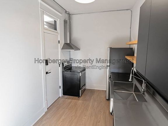 3rd image of 7 S Pittsburg St #6