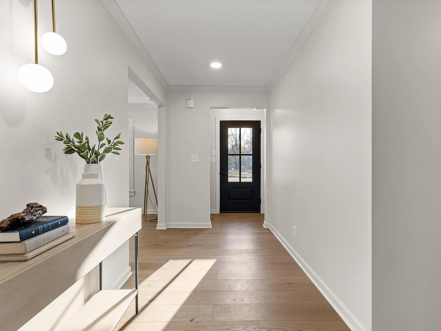 5 bed, 3.5 bath, 3660 sqft, $3,400 — Photo 4