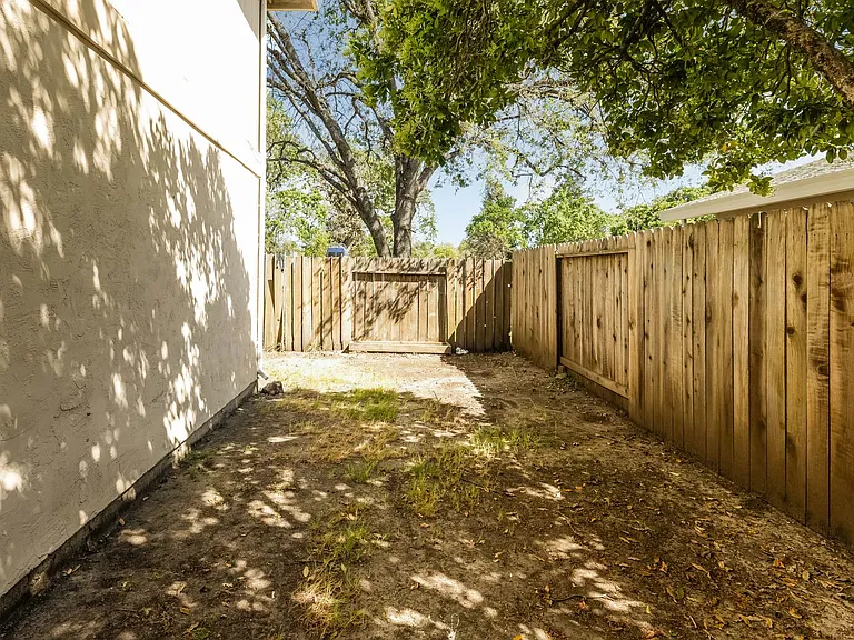 2354 Heidi Pl — Photo 17