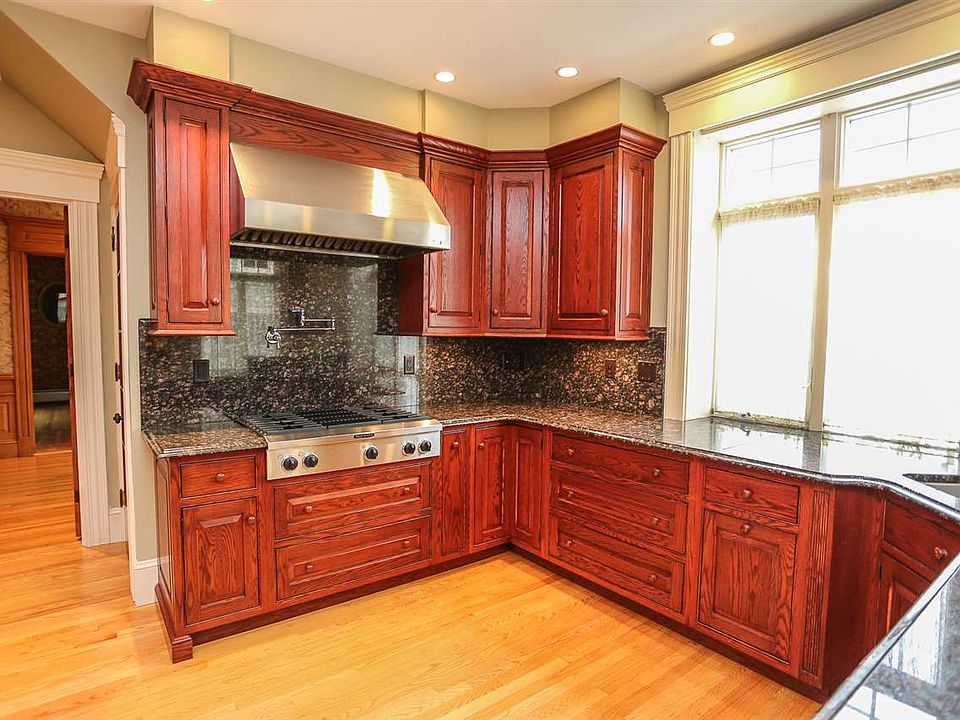 1st image of 631 Lake Ave #1