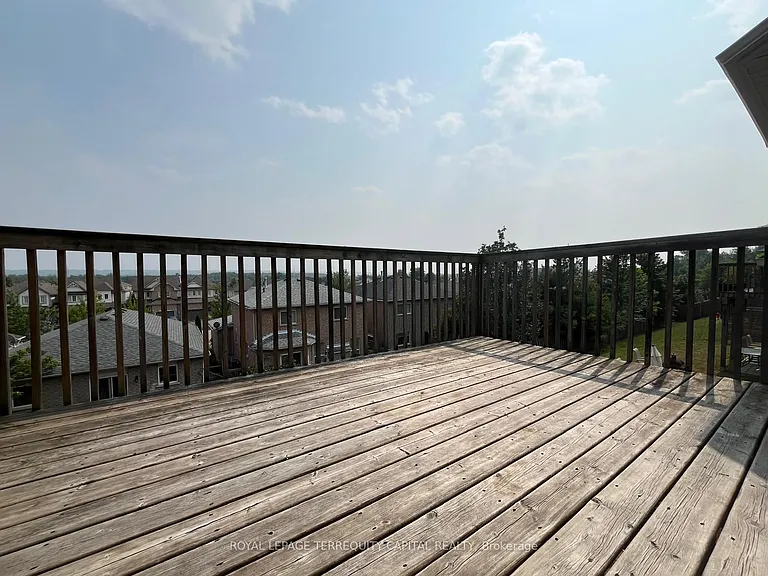 343 Edgehill Dr #UPPER — Photo 7