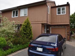 730 Mooneys Bay Pl #1, Ottawa, ON K1V9R2