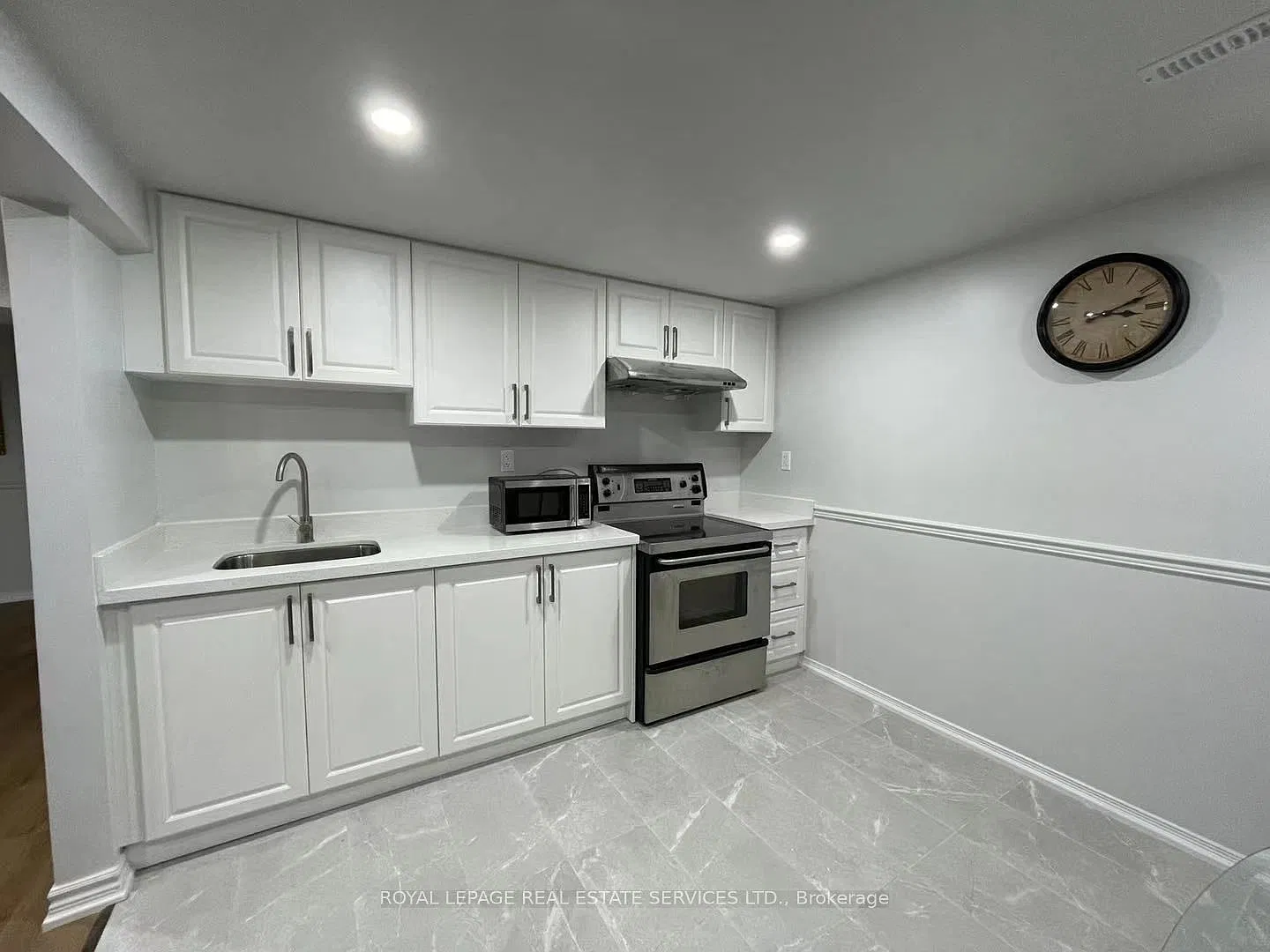 3 bed, $2,000 — Photo 3