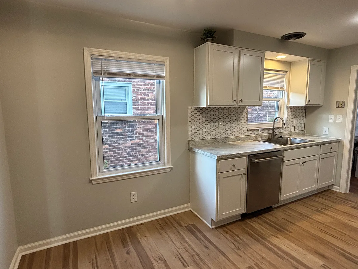 Building Photo - 4833 Woodworth St #1
