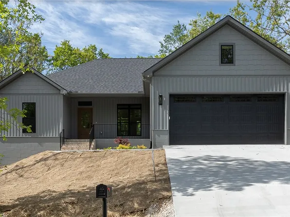 6 Cargill Ln, Bella Vista, AR 72715