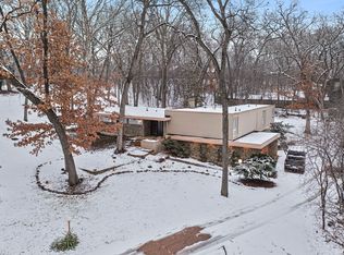 12375 N Ledges Dr, Roscoe, IL 61073