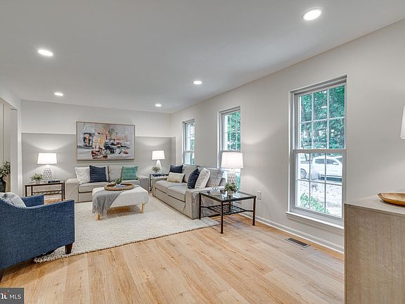 5th image of 10009 Wood Sorrels Ln