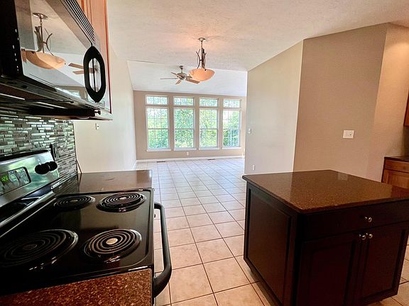 4th image of 3761 Whisper Creek Dr