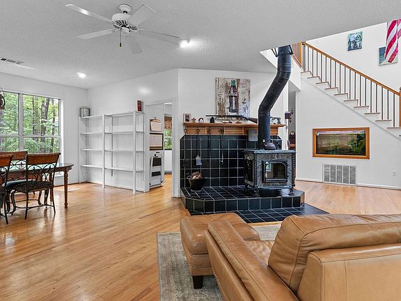 4th image of 7900 Rainey Ln
