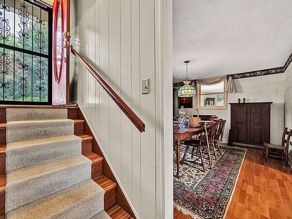 5th image of 125 Keesling Ave