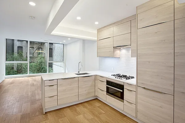 Sold by Isen & Company : Real Estate Advisors | media 7