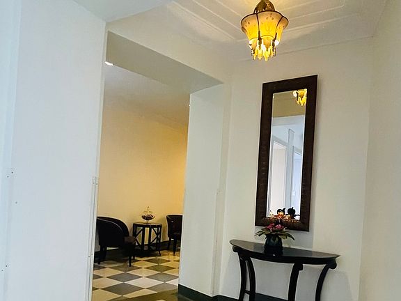 3rd image of 5000 S Cornell Ave APT 19C