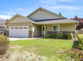 824 Easy Way, Central Point, OR 97502