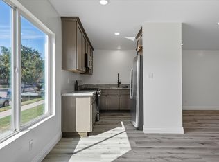 19237 Bryant St #8, Northridge, CA 91324
