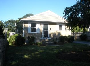 22 Carpenter Ave, Barrington, RI 02806