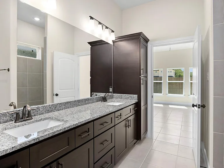 215 Park Cir — Photo 21