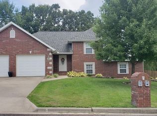 6 Remington Dr, Monett, MO 65708