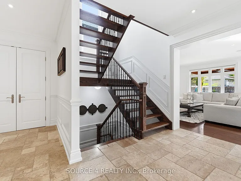 39 Amesbury Dr — Photo 7