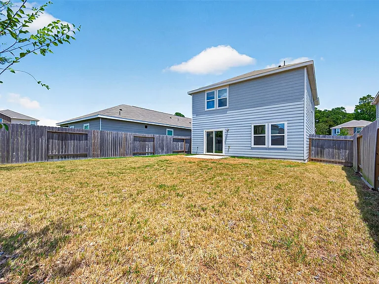 654 Amesbury Rd — Photo 46