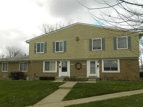 24495 Quad Park Ln #24495, Clinton Township, MI 48035