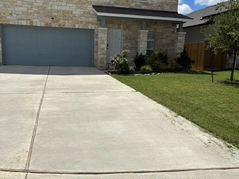 233 Perfect World Loop — Photo 1