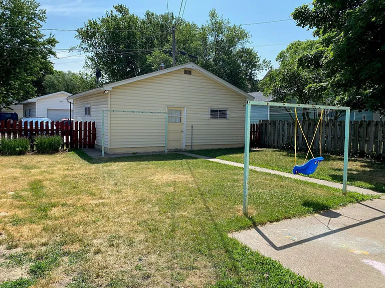 1013 W Ave S — Photo 12