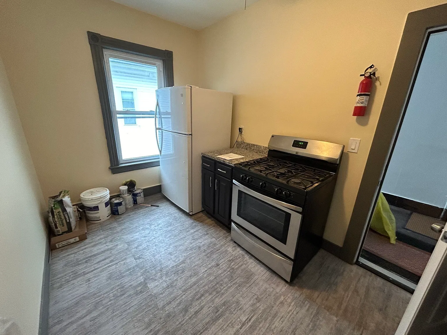 1 bed, 1.0 bath, 550 sqft, $1,600 — Photo 4
