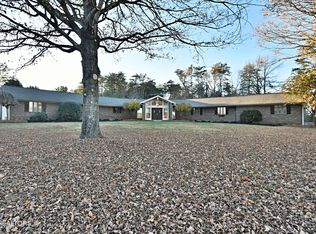 1105 N East End Rd, Strawberry Plains, TN 37871