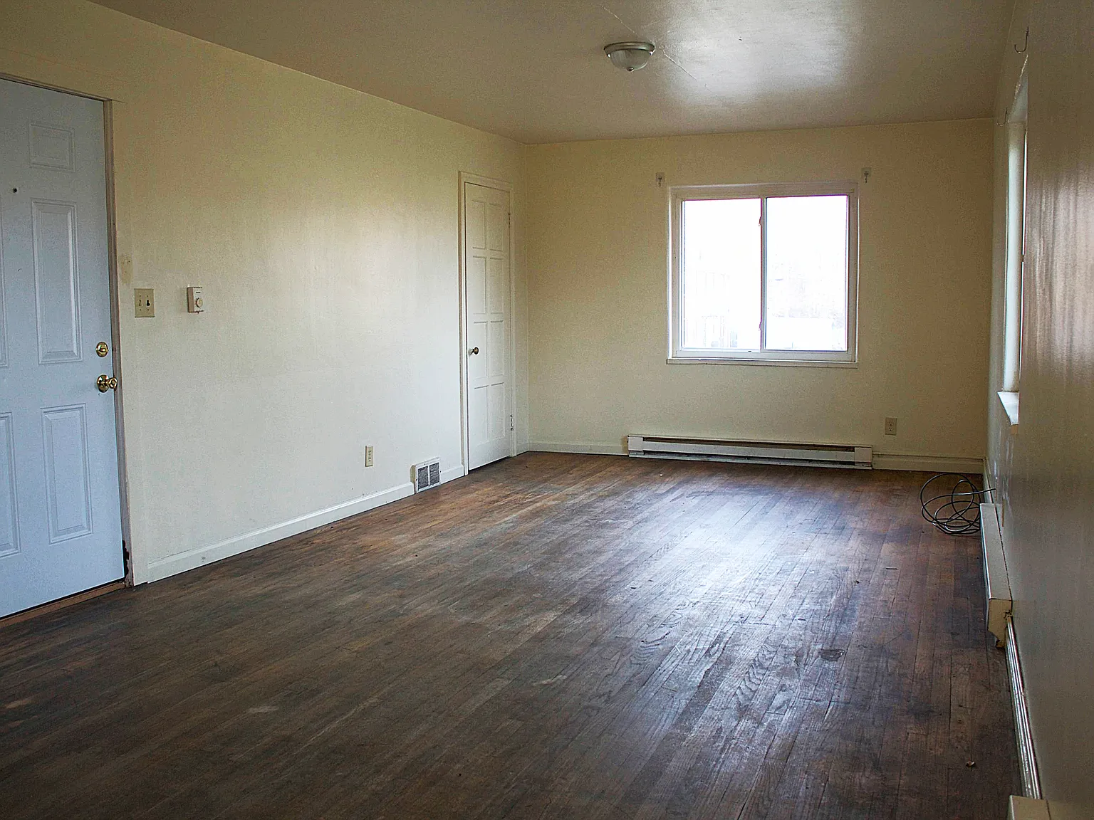 1 bed, 1200 sqft, $750 — Photo 2