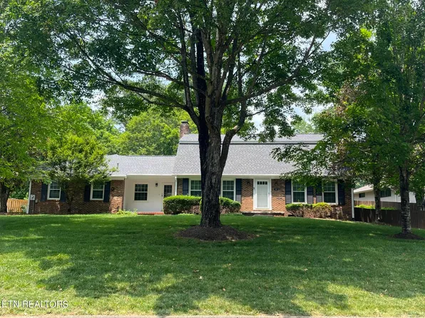 131 Baltimore Dr, Oak Ridge, TN 37830