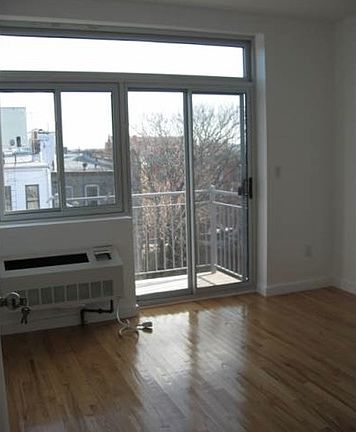 5th image of 292 Stockholm St APT 4R