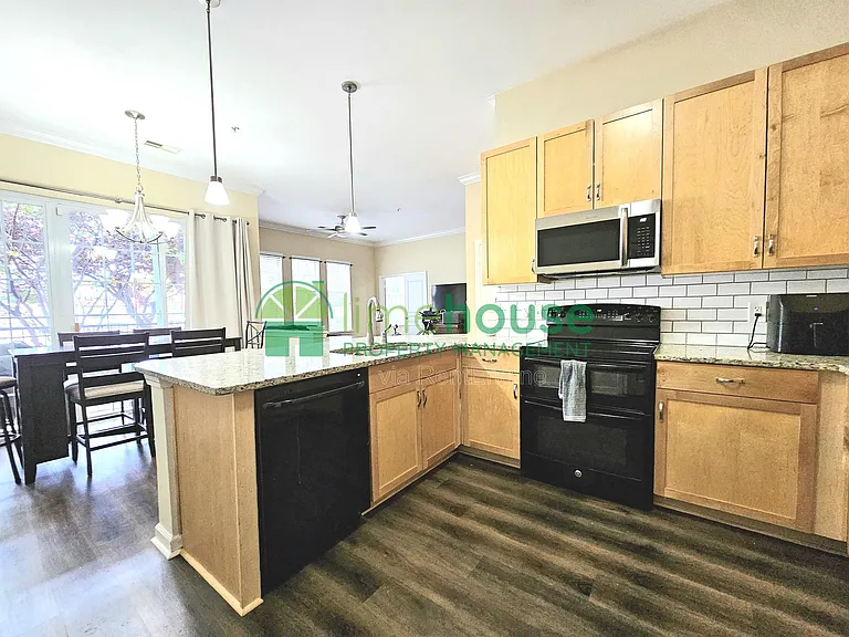 1400 Granby St #104 — Photo 8