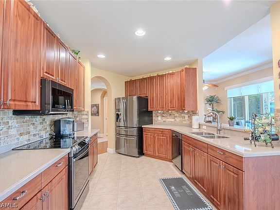 2nd image of 5571 Berkshire Dr APT 104