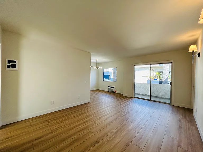 12610 - 12626 Mitchell — Photo 7