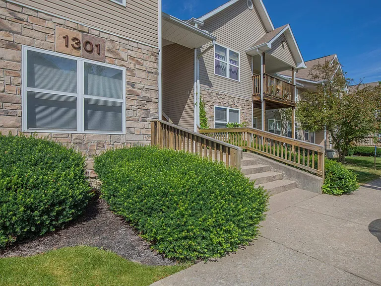 Bloom Apartments