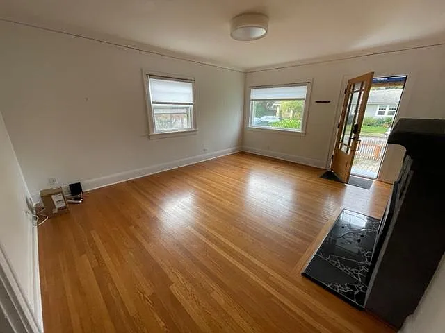 4404 NE 22nd Ave — Photo 2